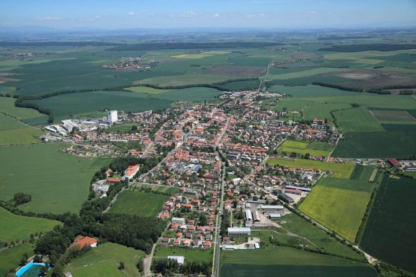 Letecký pohled na Městec Králové
